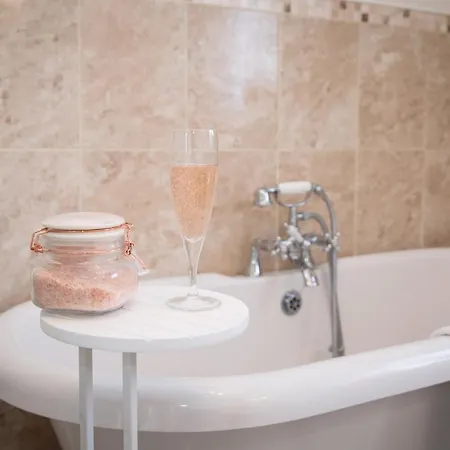 The Tea * Kettlewell