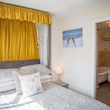 The Tea Bed & Breakfast