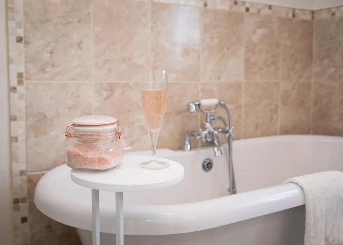 The Tea * Kettlewell